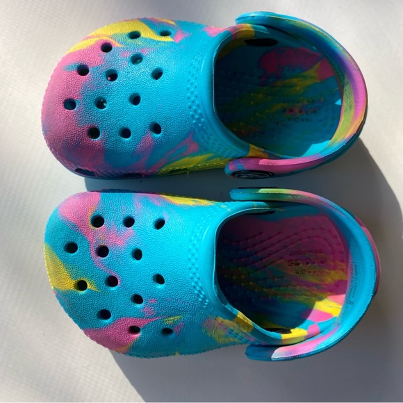 CROCS Toddler Classic Marbled Clog - Picture 3 of 5